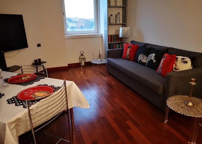 Lambruschini With View - Free Covered Parking Apartment