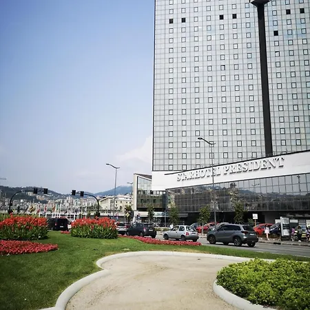 Lambruschini With View - Free Covered Parking Apartment Genoa
